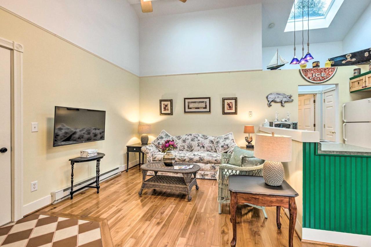 Couples Haven In Frankfort By Lake, Trails And Dtwn Exterior foto