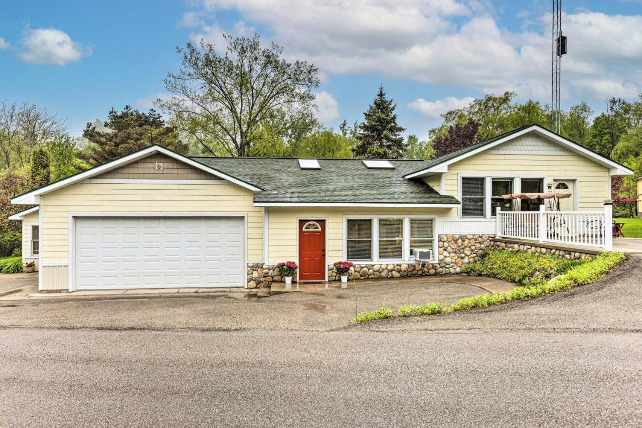 Couples Haven In Frankfort By Lake, Trails And Dtwn Exterior foto